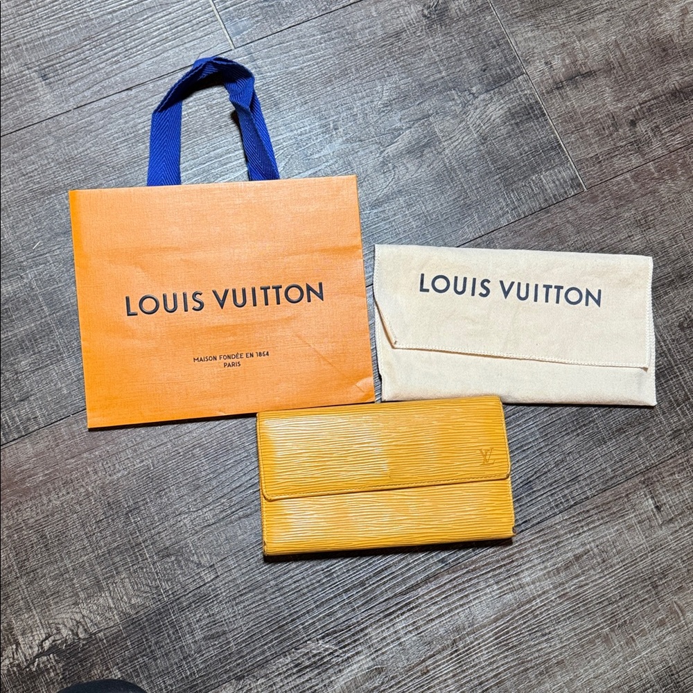 Louis Vuitton Yellow Epi Leather Porte Sarah Long Bi-Fold Wallet